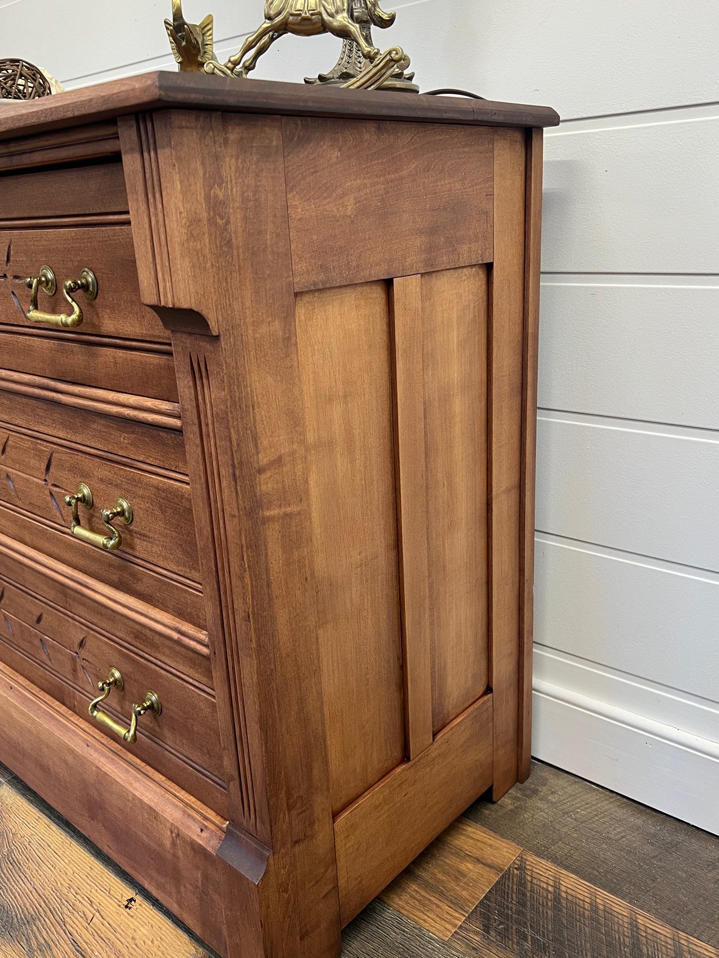 Antique 20th Century Eastlake Dresser