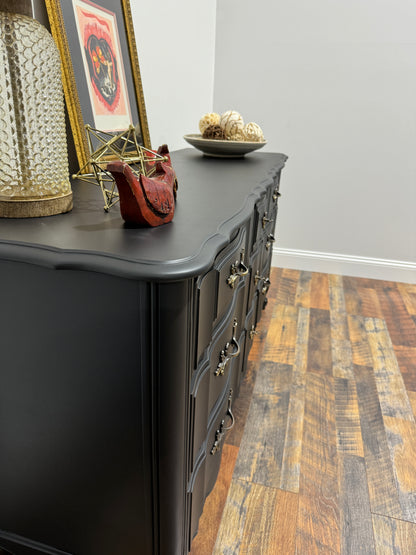 Vintage Thomasville French Provincial Dresser