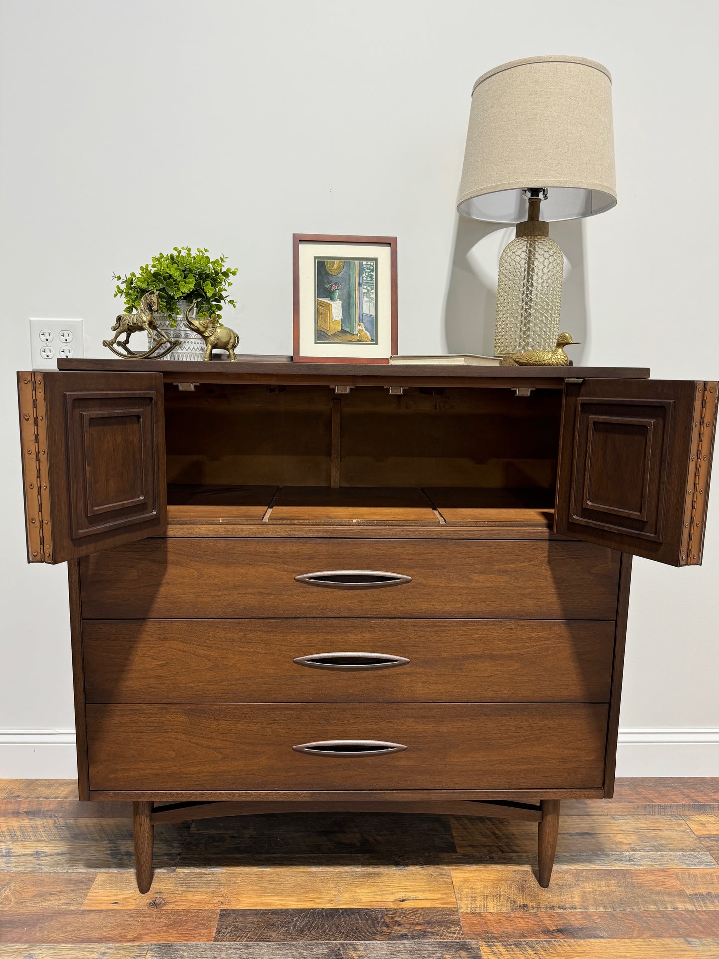 Vintage Broyhill Sculptra Chest of Drawers