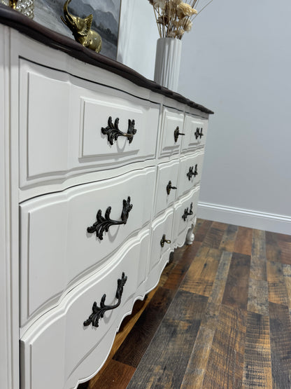 Vintage Thomasville French Provincial Dresser (White)