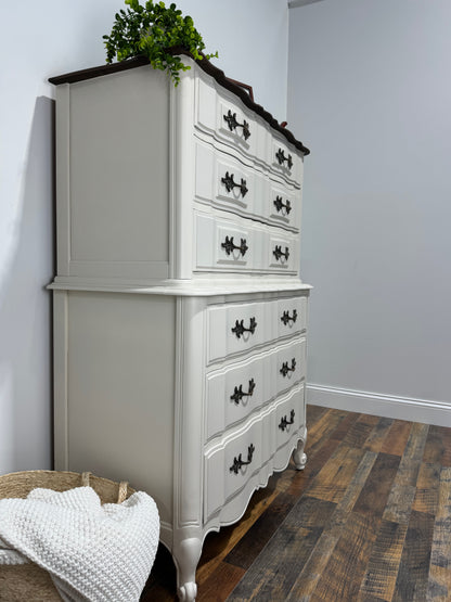 Vintage Thomasville French Provincial Chest of Drawers (White)