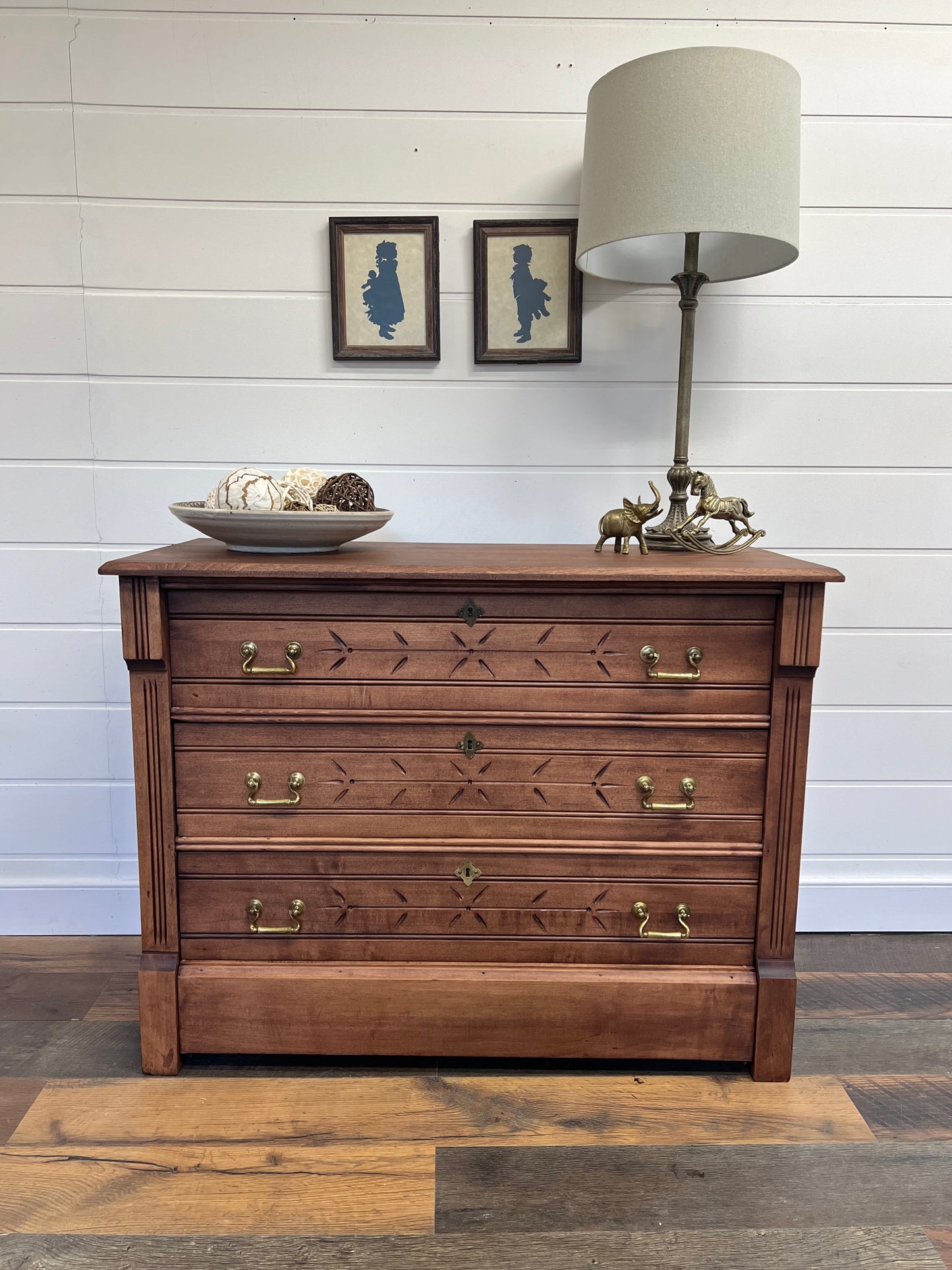 Antique 20th Century Eastlake Dresser